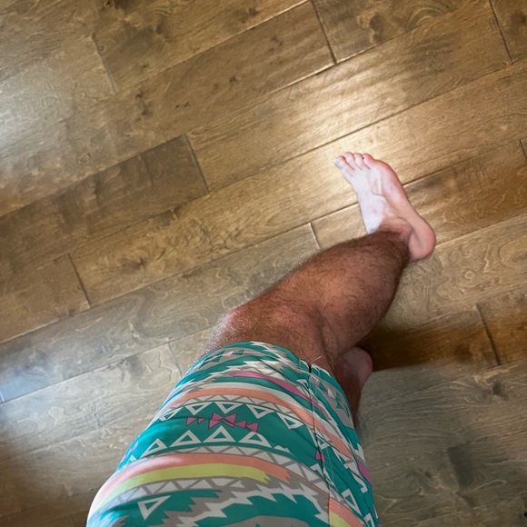 Men’s size medium chubbies swim trucks with 7 inch inseam - Picture 5 of 6